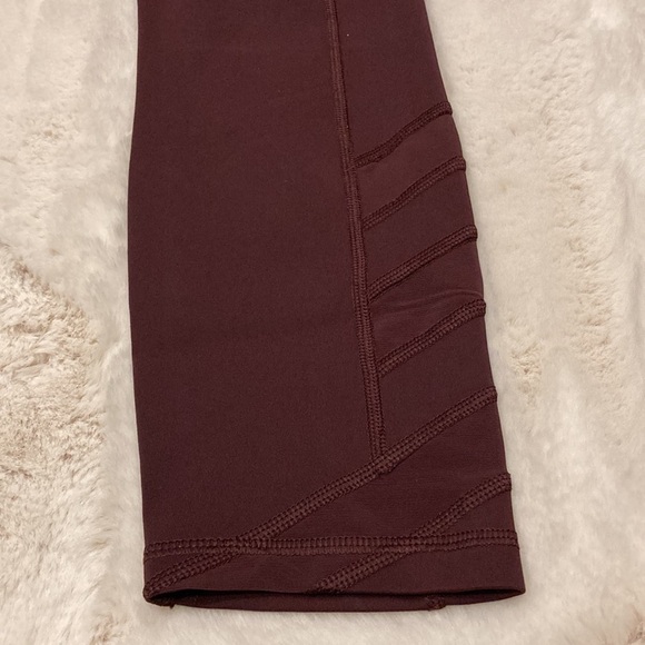 Athleta Tall Slash Stealth 7/8 Tight Legging - Size Medium - Picture 10 of 14